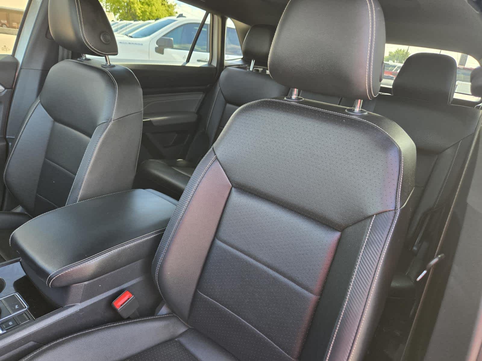 2023 Volkswagen Atlas Cross Sport 2.0T SEL R-Line Black