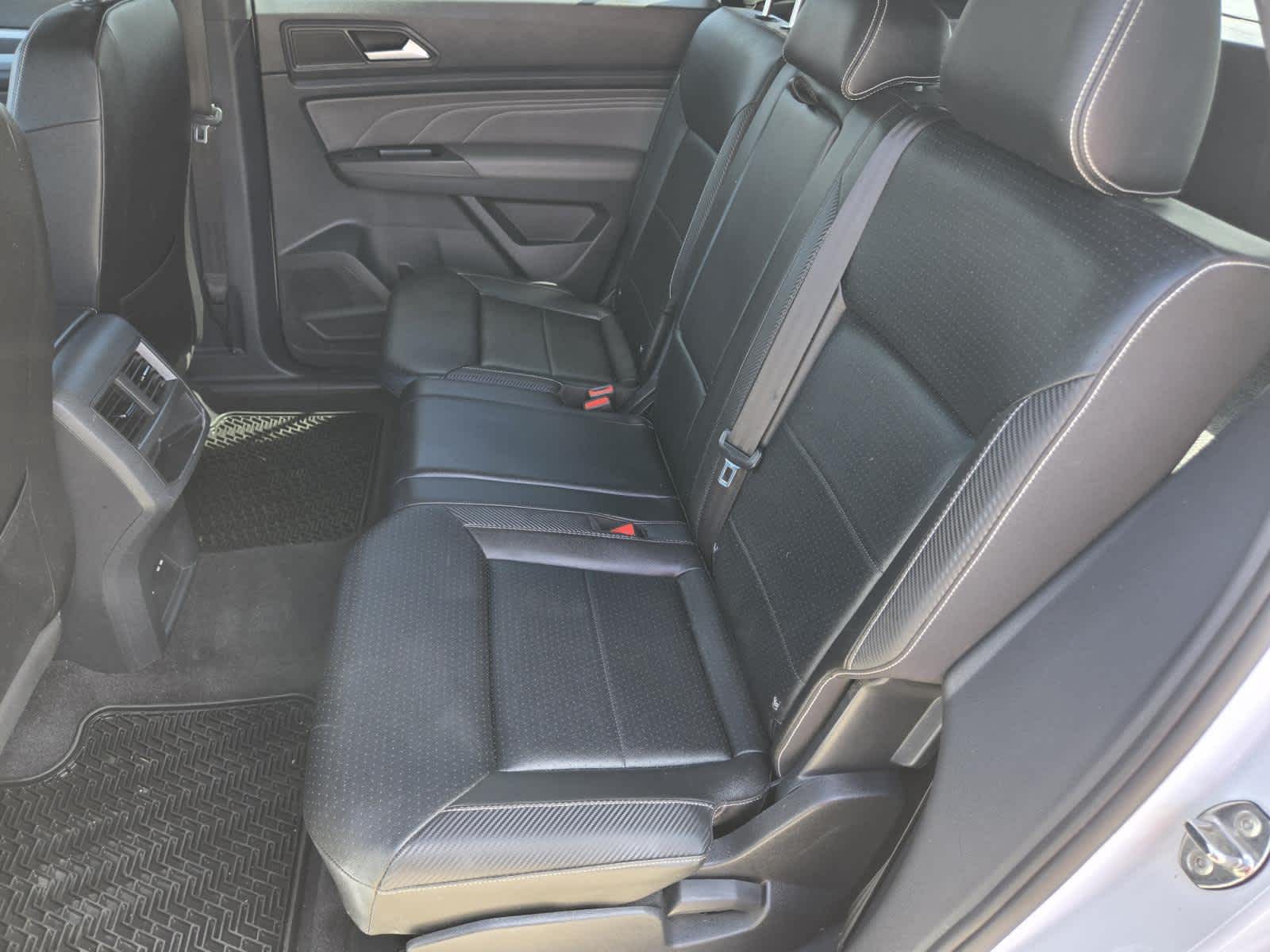 2023 Volkswagen Atlas Cross Sport 2.0T SEL R-Line Black