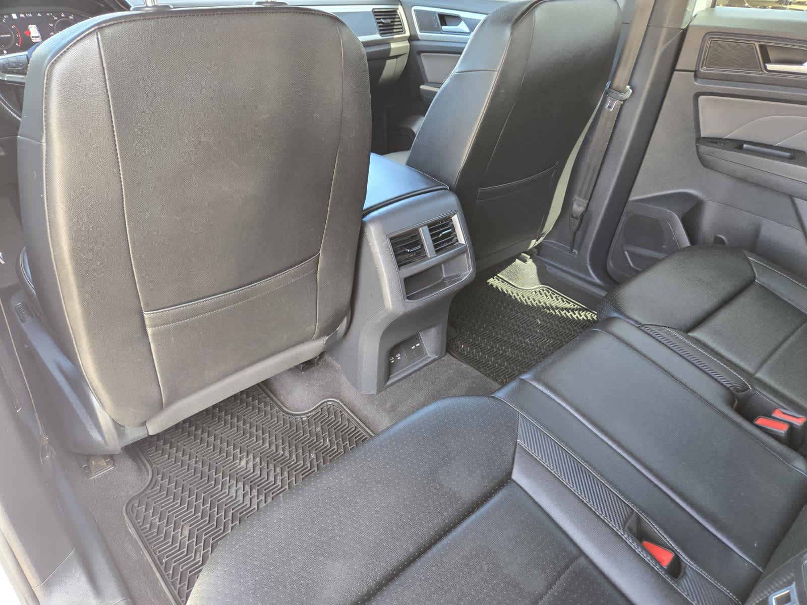 2023 Volkswagen Atlas Cross Sport 2.0T SEL R-Line Black