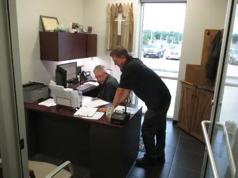 hall-collision-center-office