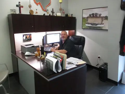 hall-collision-center-office